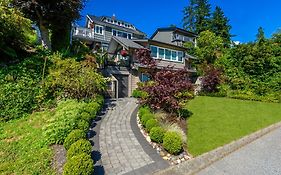 Crystal'S View Bed & Breakfast